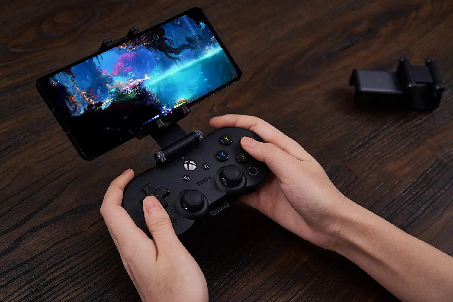 8Bitdo SN30 Pro Bluetooth Controller for Xbox Cloud Android   Clip